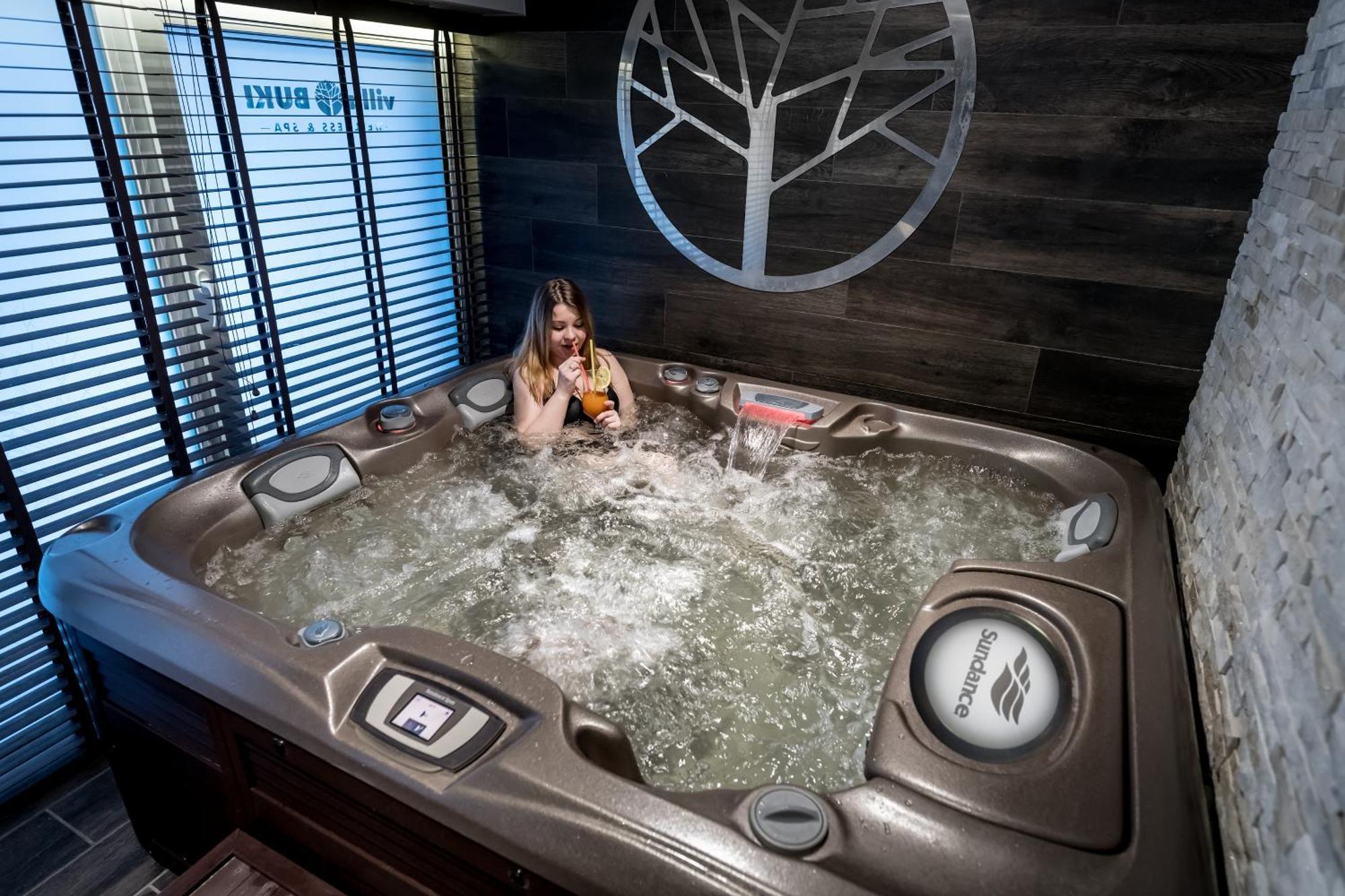 Villa Buki Pokoje & Spa Ястшембя-Гура Экстерьер фото
